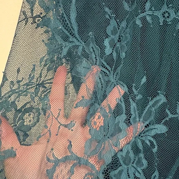 Torrid Teal Floral Lace Top sz. 5 (28) - Picture 4 of 5
